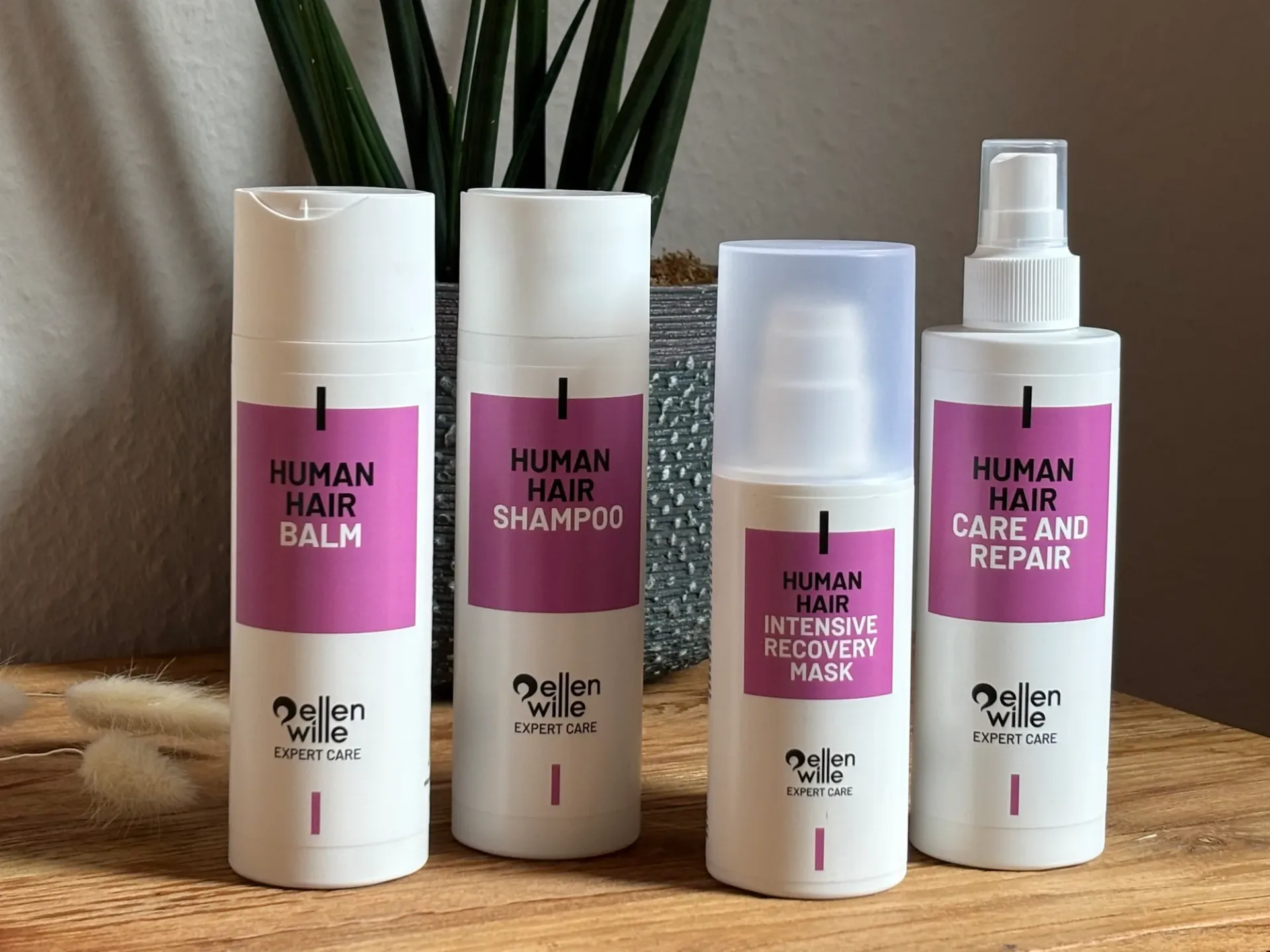 Pflegeserie für Echthaar: Shampoo, Balm, Intensivmaske und Care-and-Repair-Spray