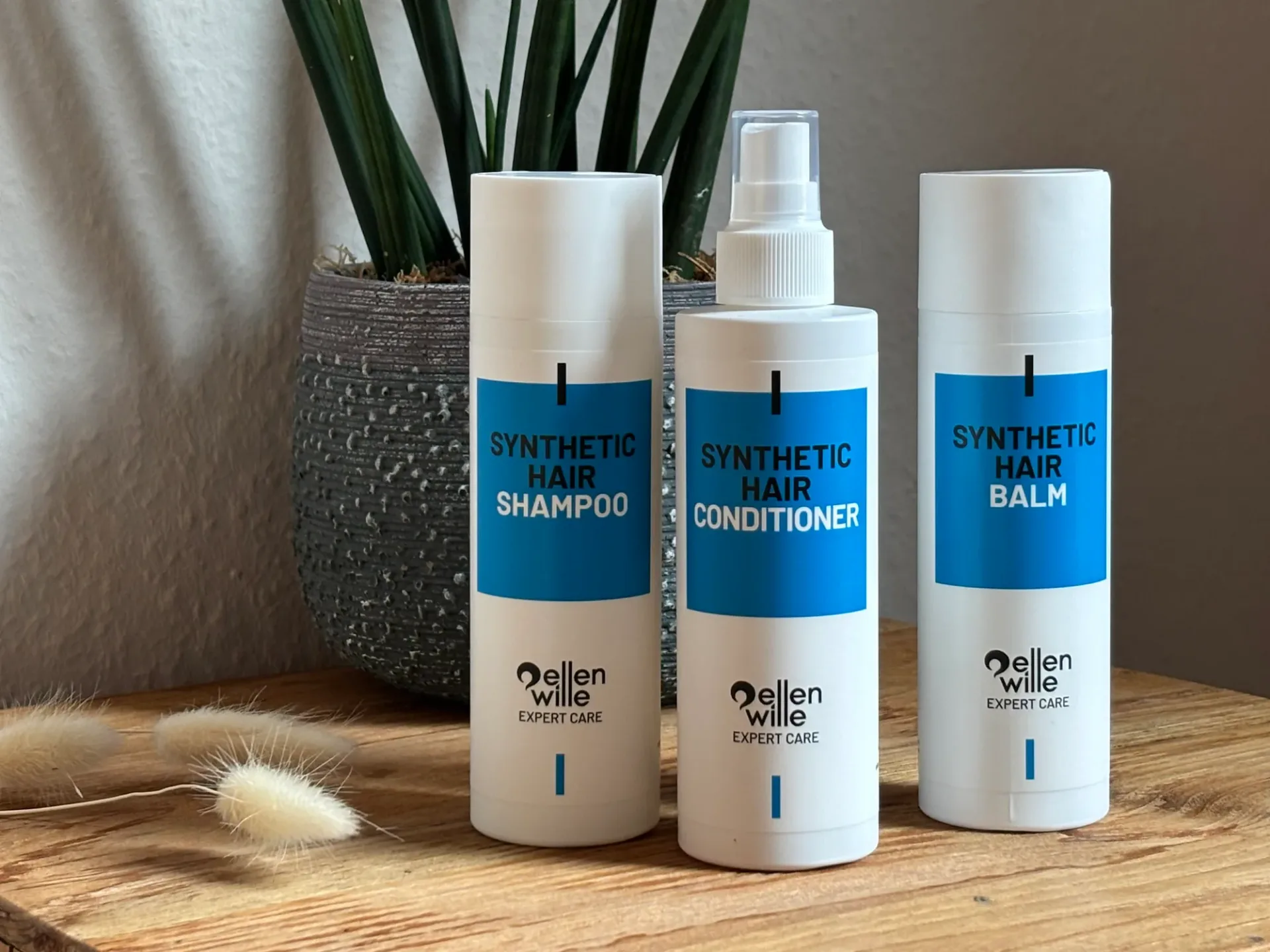 Pflegeserie für Kunsthaar: Shampoo, Conditioner und Balm